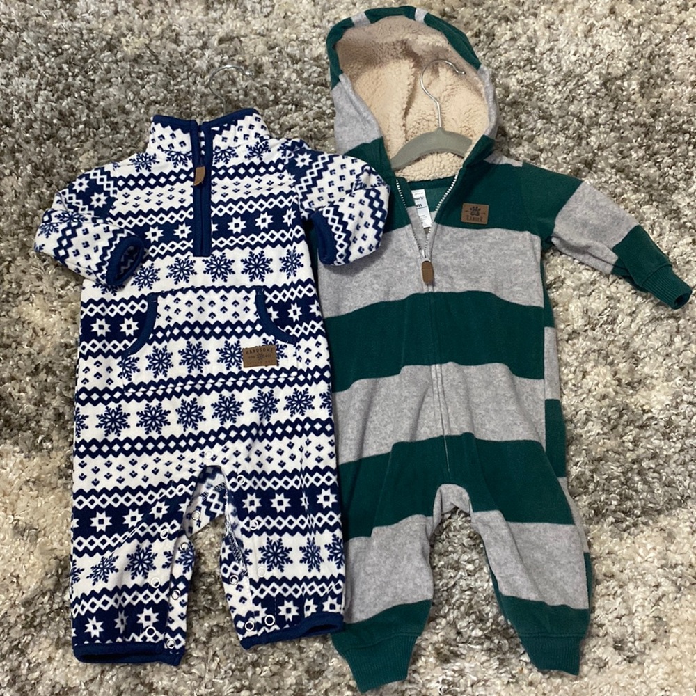 Carter’s bundle of 2, Baby Boy, one piece winter outfits. Size 6 Months.